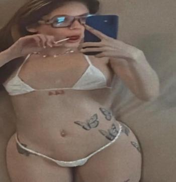 Lesslie , 24  female escort, Harrisburg